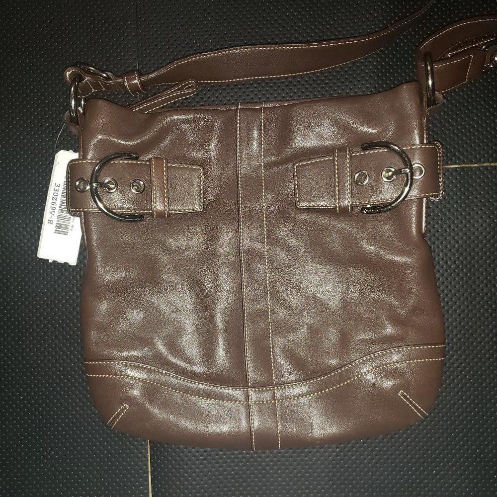 Brown Coach leather purse G05s-1452 - Like new.